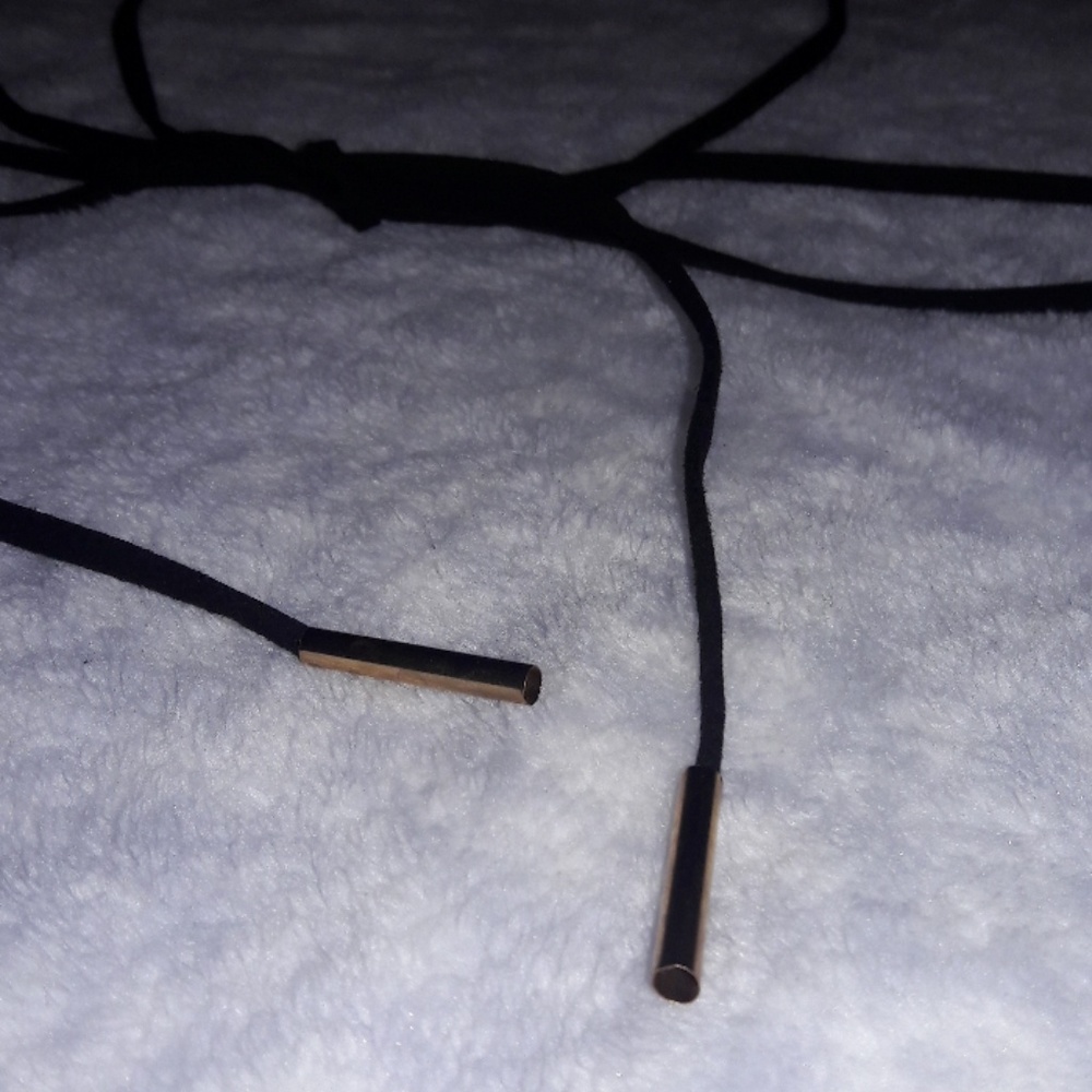 Choker - Picture 2 of 3